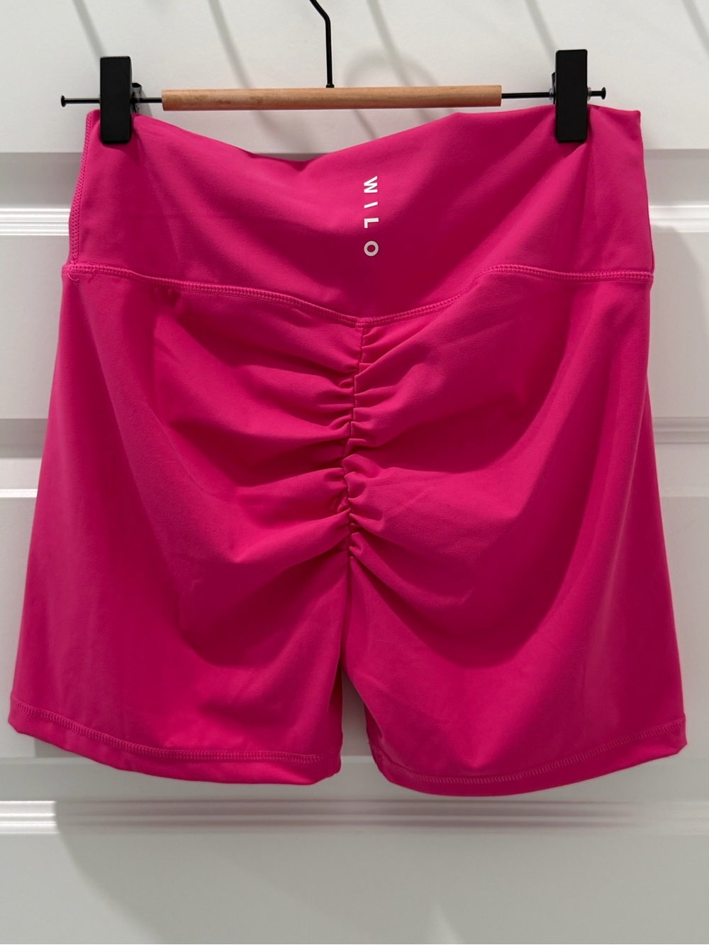 🆕 Wilo The Label | Scrunch Hot Pink Shorts - Size L. - Picture 5 of 6